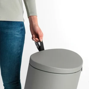 solde en ligne Coupon 🛒 Brabantia Poubelle à Pédale Silent FlatBack 30 Litres, Gris Béton Minéral – Poubelle à Pédale 💯 7